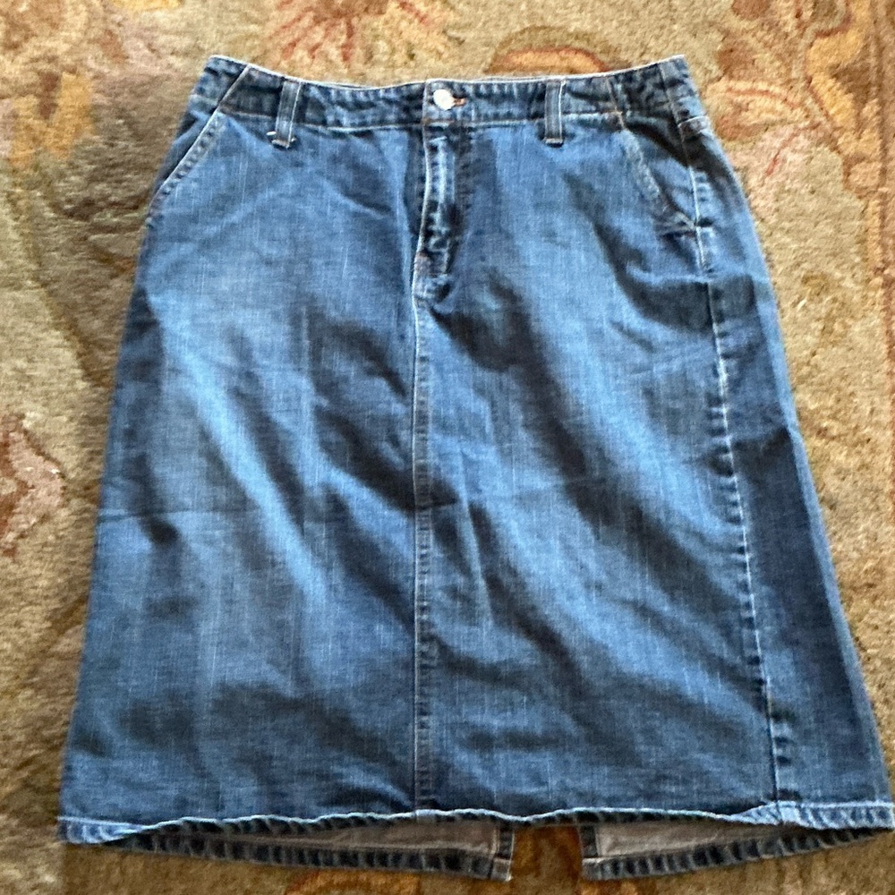 GAP Classic Denim Midi Skirt in Blue